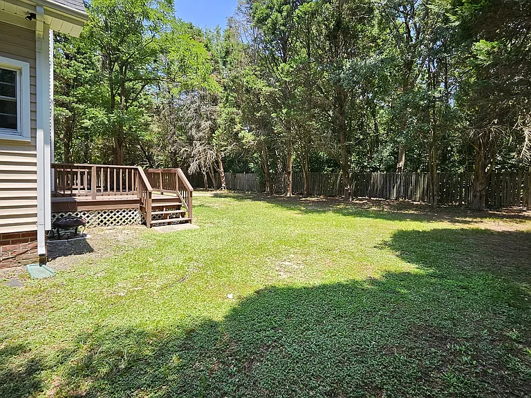 214 N Marion Dr — Photo 29