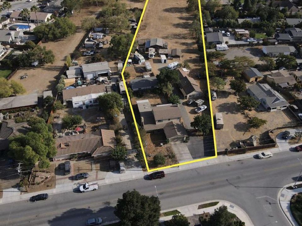 2nd image of 730 Diana Ave