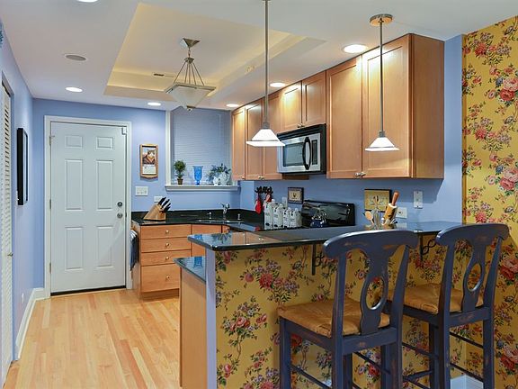 4th image of 7078 N Wolcott Ave APT 2