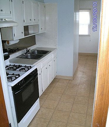 3rd image of 5180 W 139th St