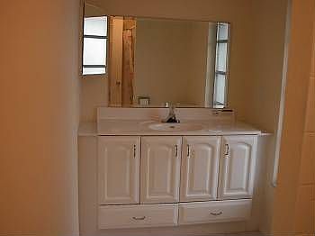 4th image of 591 E Dearborn St