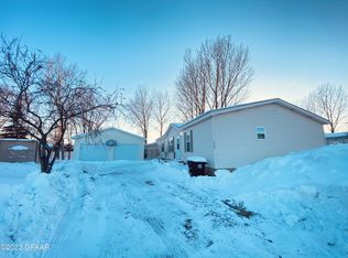 5003 Silver Gate Dr, Grand Forks, ND 58203