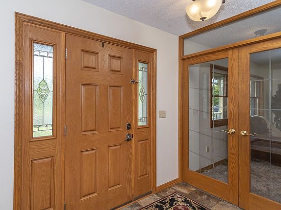 3rd image of 1140 Circle Pine Dr