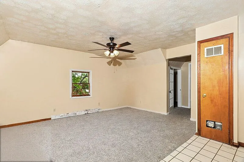 2 bed, 1.0 bath, $675 — Photo 4