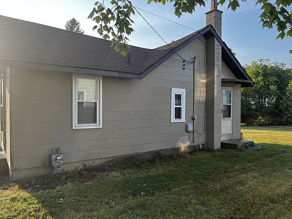 4th image of 1115 Oaklawn St NE