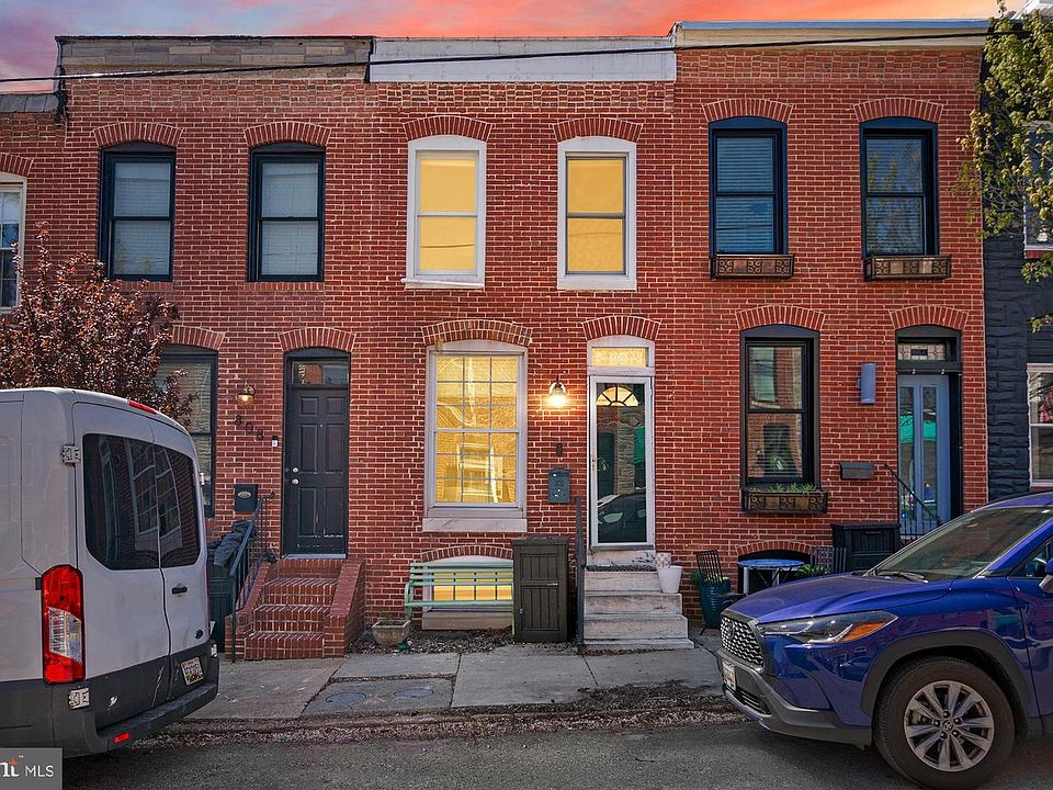 1st image of 806 S Bouldin St