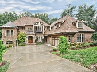 320 Wellingshire Ct, Matthews, NC 28105