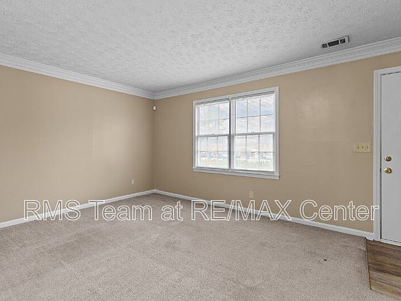 2nd image of 375 Dixie Ct