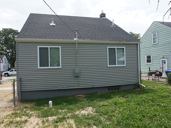 2nd image of 26936 Ross St