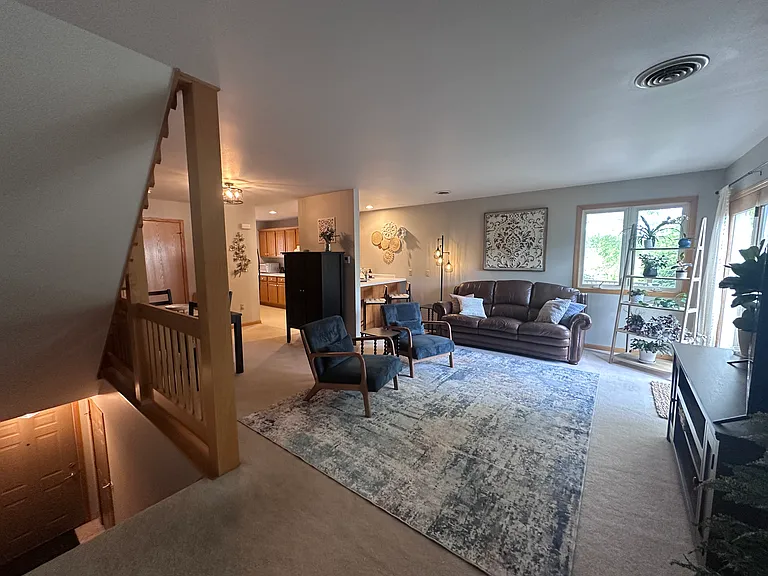 442 Meadowridge Cir — Photo 5