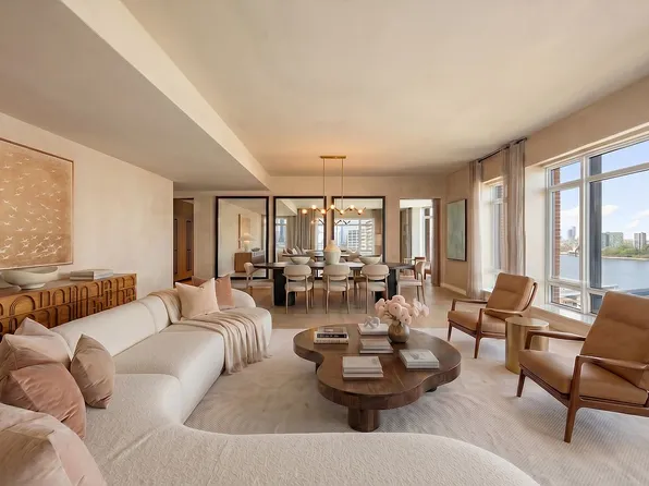 555 W 22nd St #20A, New York, NY 10011