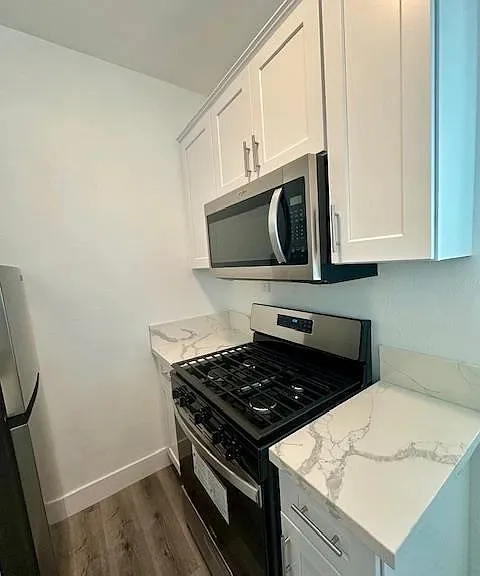 65 Roswell Ave #2 — Photo 3