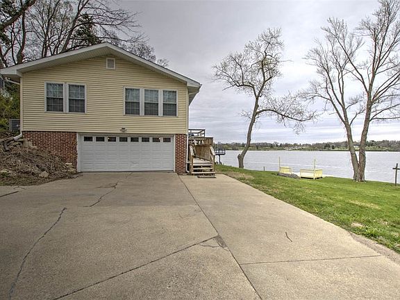 4th image of 410 Lakeview Ln
