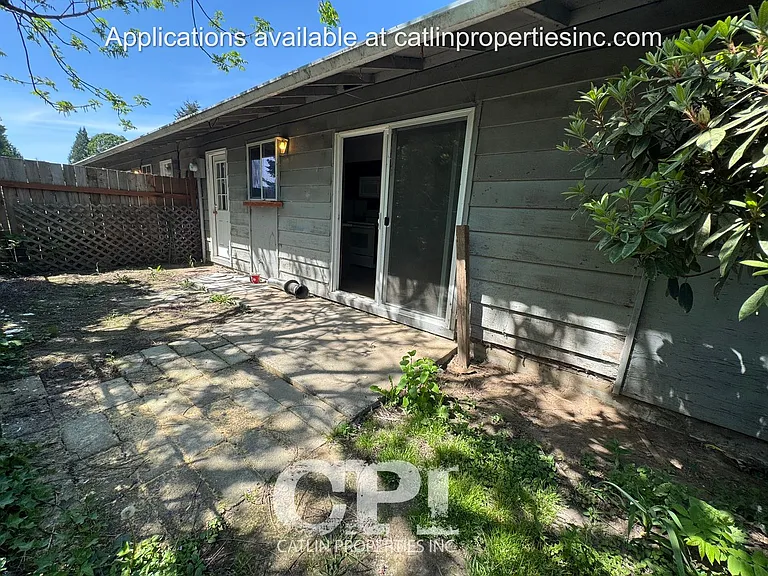 1152 Glenwood St — Photo 15