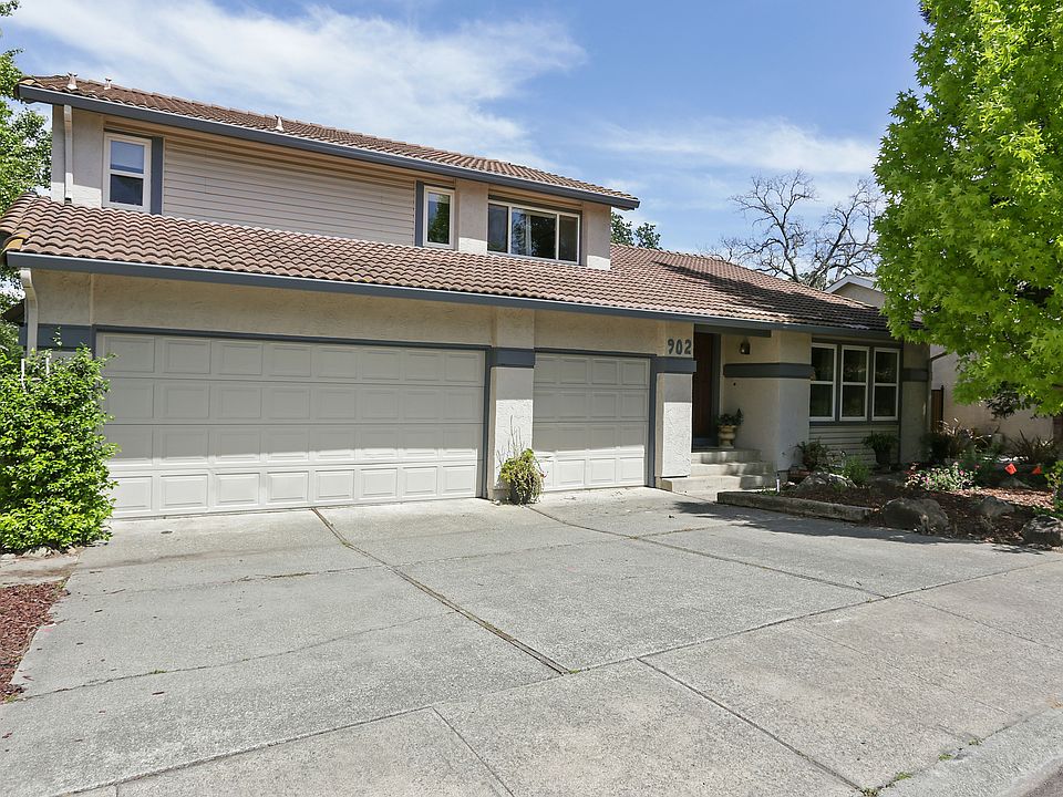 1st image of 902 Cottonwood Dr