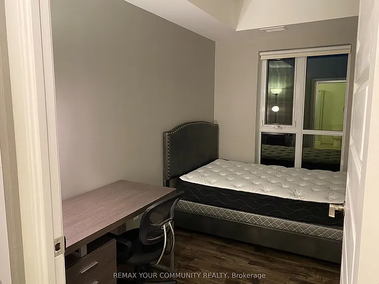 158 King St N #B-603 — Photo 8