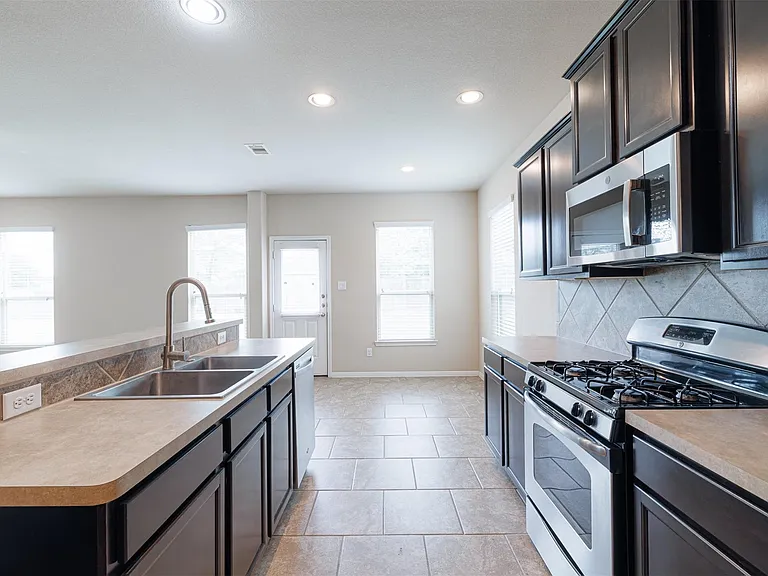 25322 Saddlebrook Ranch Dr — Photo 4