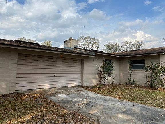 5th image of 2754 Woodland Dr
