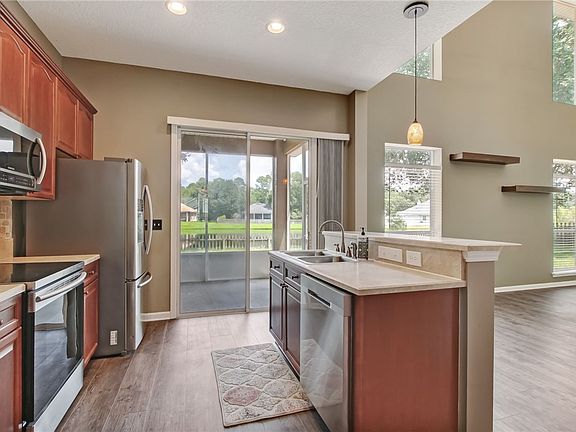 4th image of 86350 Meadowwood Dr