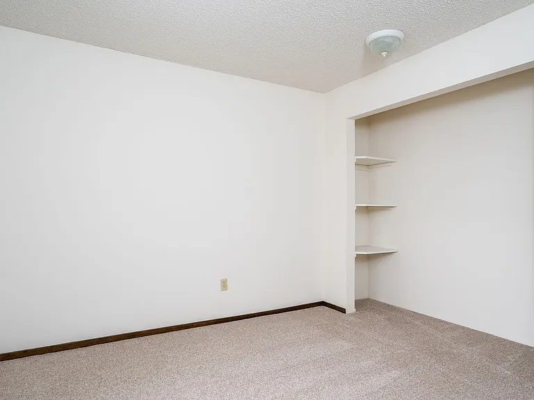 Barbary Knoll Apartments — Photo 16