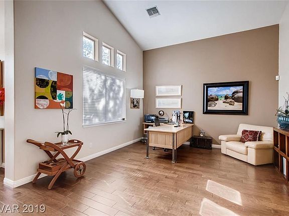 4th image of 9508 Queens Walk Cir