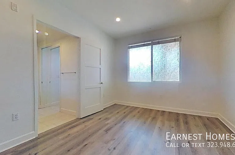 14412 Killion St #401 — Photo 16