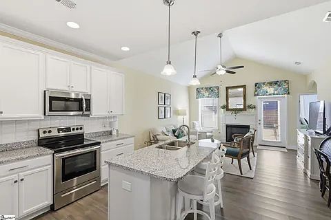 5th image of 1429 Almaden St