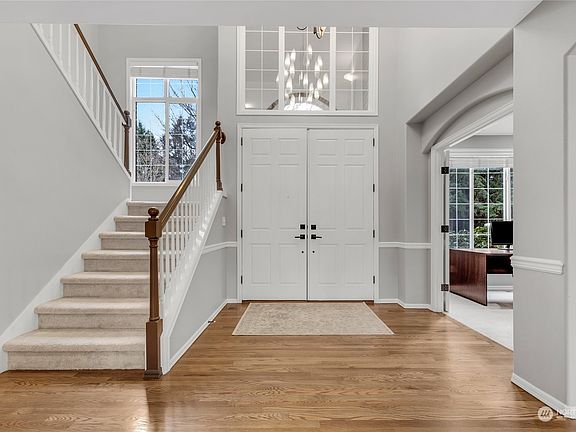 3rd image of 18032 NE 123rd Street