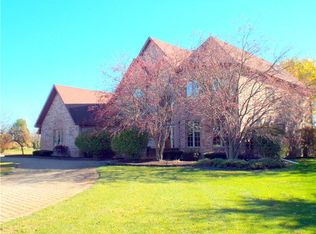 9307 W Golfview Dr, Frankfort, IL 60423