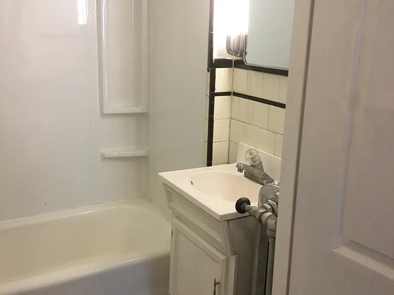 8A Loring Ave — Photo 14