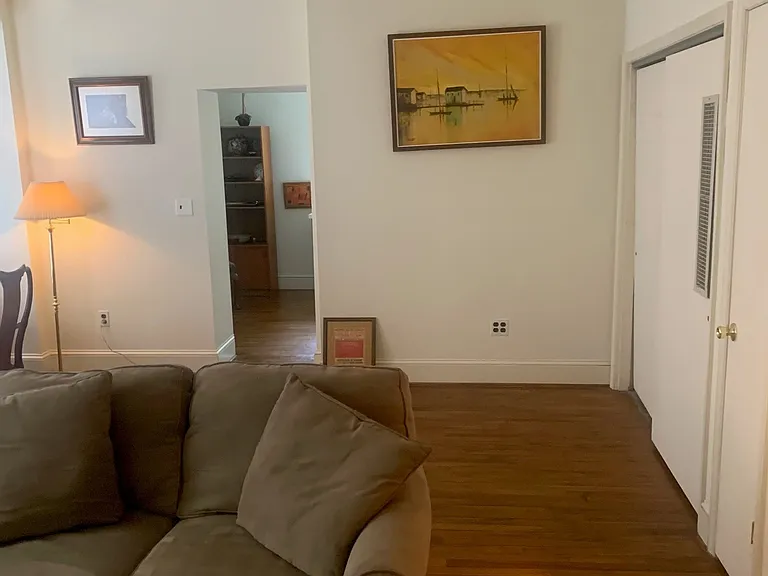 817 N Jackson St #2 — Photo 3