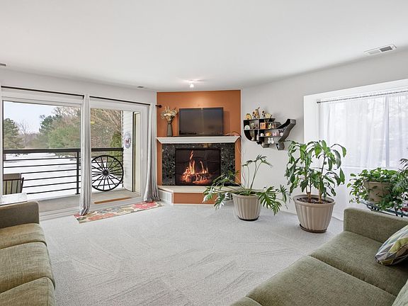 5th image of 30414 Orchard Lake Rd Unit 13
