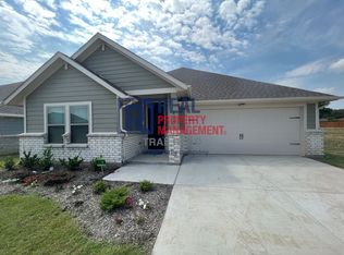 429 Rose Ave, Cleburne, TX 76033