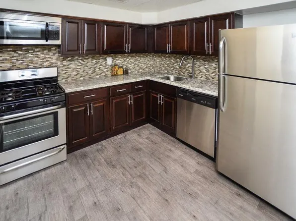 Montgomery Woods Townhomes