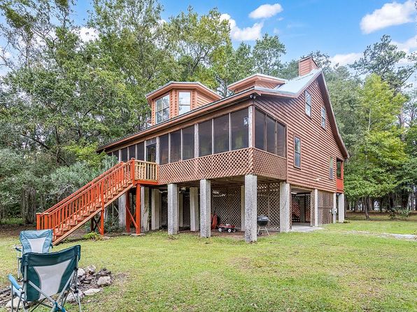 1525 W Black Island Rd SE