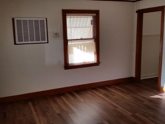 2nd image of 1410 W James Ave