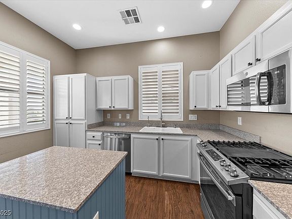 5th image of 9013 Townbridge Ave