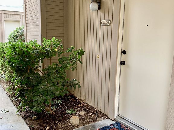 4th image of 1275 Seacliff Ct Unit 6