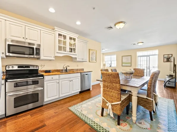 89 Lewis Rd #303, West Yarmouth, MA 02673