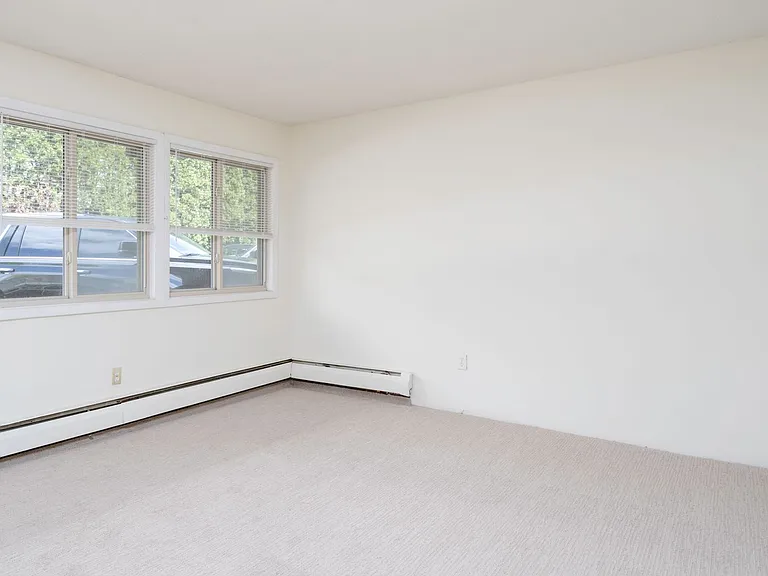 2122 Grand Ave S — Photo 6