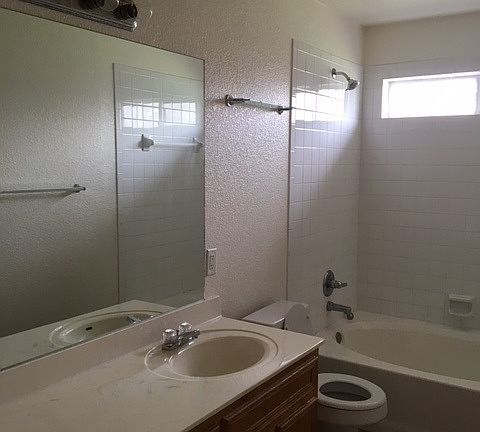 3rd image of 4401 Thunder Creek Dr #B