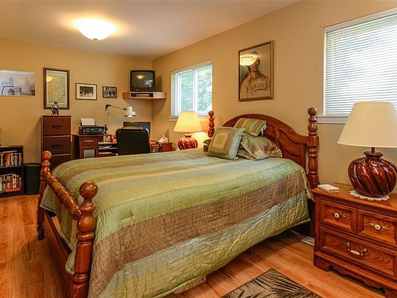 3rd image of 1719 Hamlet Dr