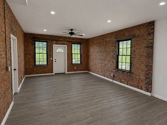 2nd image of 1008 Amsterdam Rd #1