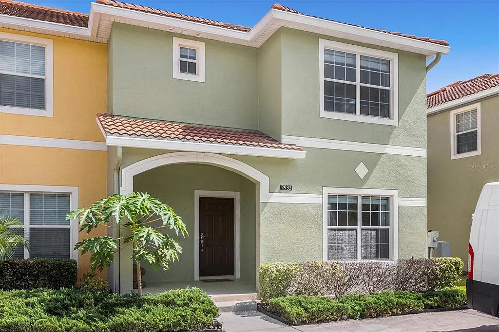 5 bed, 4.0 bath, 2024 sqft, $2,850 — Photo 1