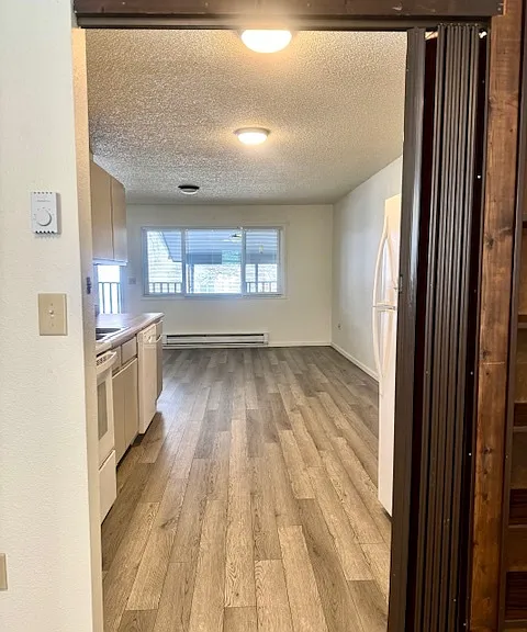 1610 Lloyd St — Photo 2