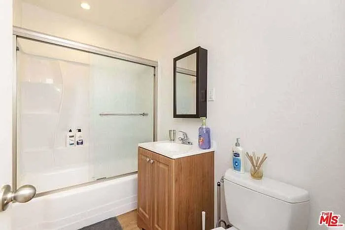 8811 Ramsgate Ave — Photo 9