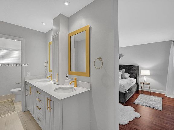 5th image of 21334 NE 18th Pl