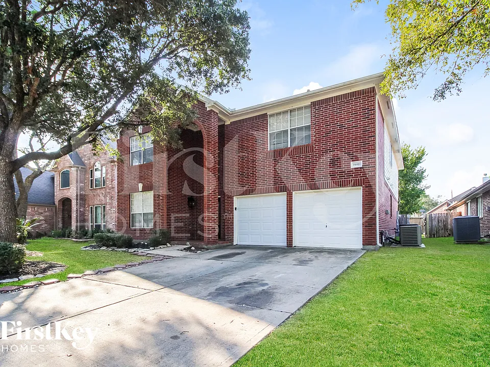 19911 Black Canyon Dr