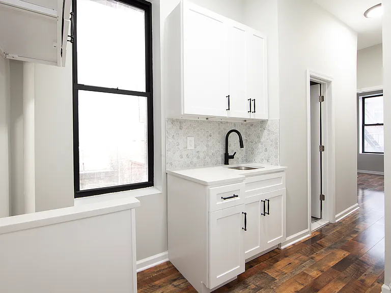 855 9th Ave #2A — Photo 5