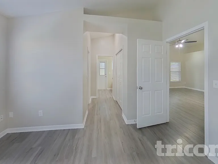 10418 Reagans Run Dr — Photo 5